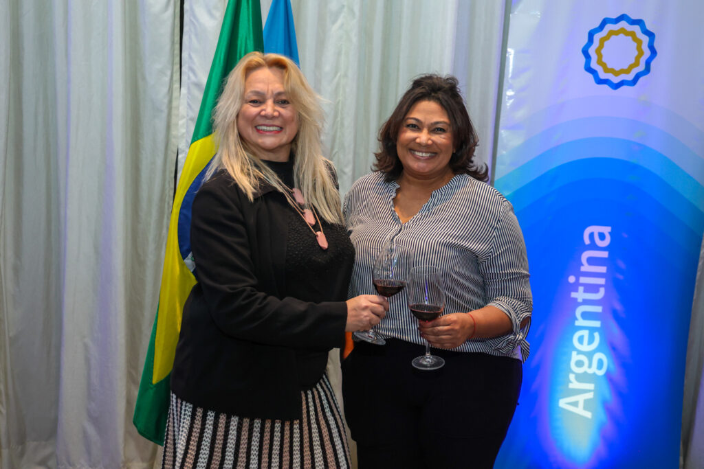 Rute Garcia, da Agora Vai Viagens Incríveis e Jordânia Araújo, da Lider Corporate