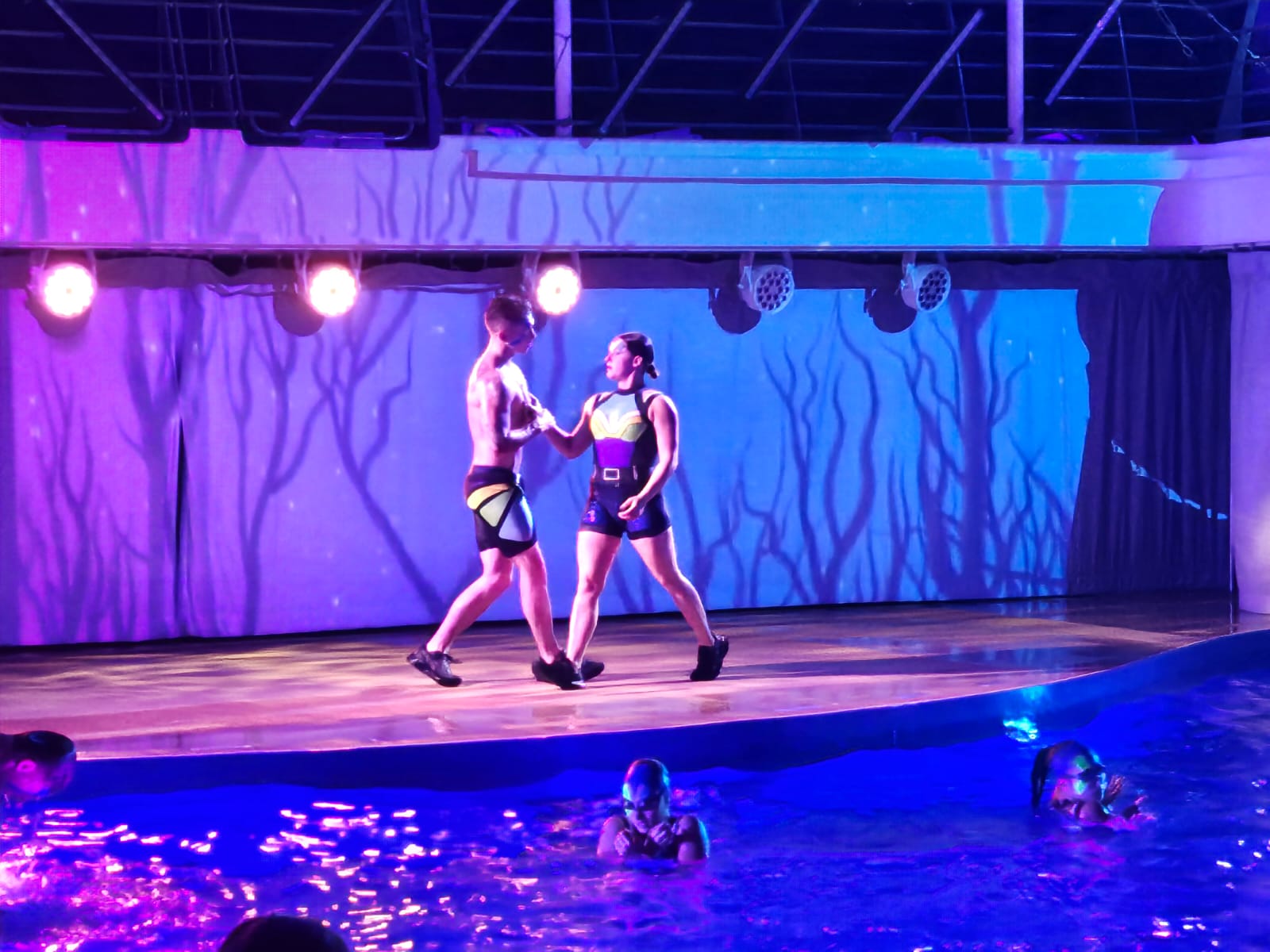 Show no AquaTheater