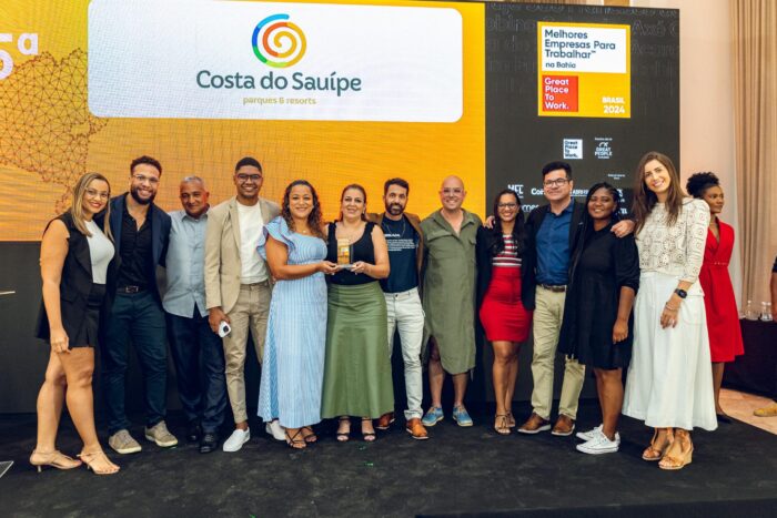 Aviva é eleita uma das melhores empresas para trabalhar na Bahia e Centro-Oeste 1 Time da Aviva recebe reconhecimento da Costa do Sauipe na GPTW scaled e1721846735216 Aviva é eleita uma das melhores empresas para trabalhar na Bahia e Centro-Oeste