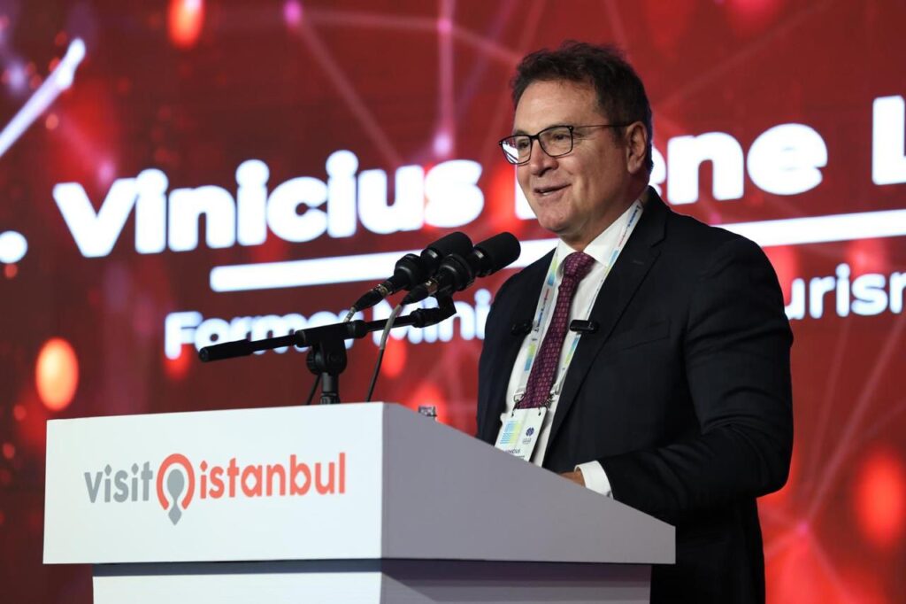 Instambul: Vinicius Lummertz é destaque em conferência sobre a Rota da Seda Instambul: Vinicius Lummertz é destaque em conferência sobre a Rota da Seda