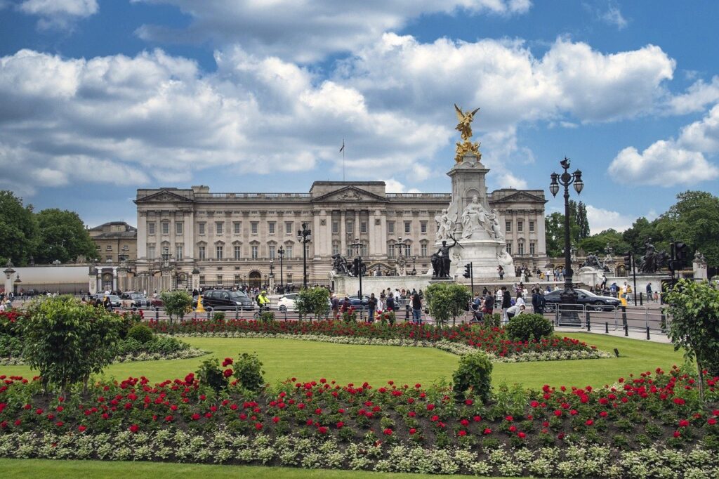Com ingressos a R$ 520, Palácio de Buckingham abre ala inédita ao público após 175 anos Com ingressos a R$ 520, Palácio de Buckingham abre ala inédita ao público após 175 anos