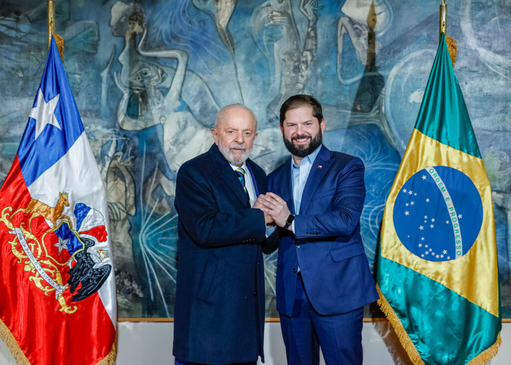 Brasil e Chile assinam ato para implementação do acordo de turismo entre os dois países Brasil e Chile assinam ato para implementação do acordo de turismo entre os dois países