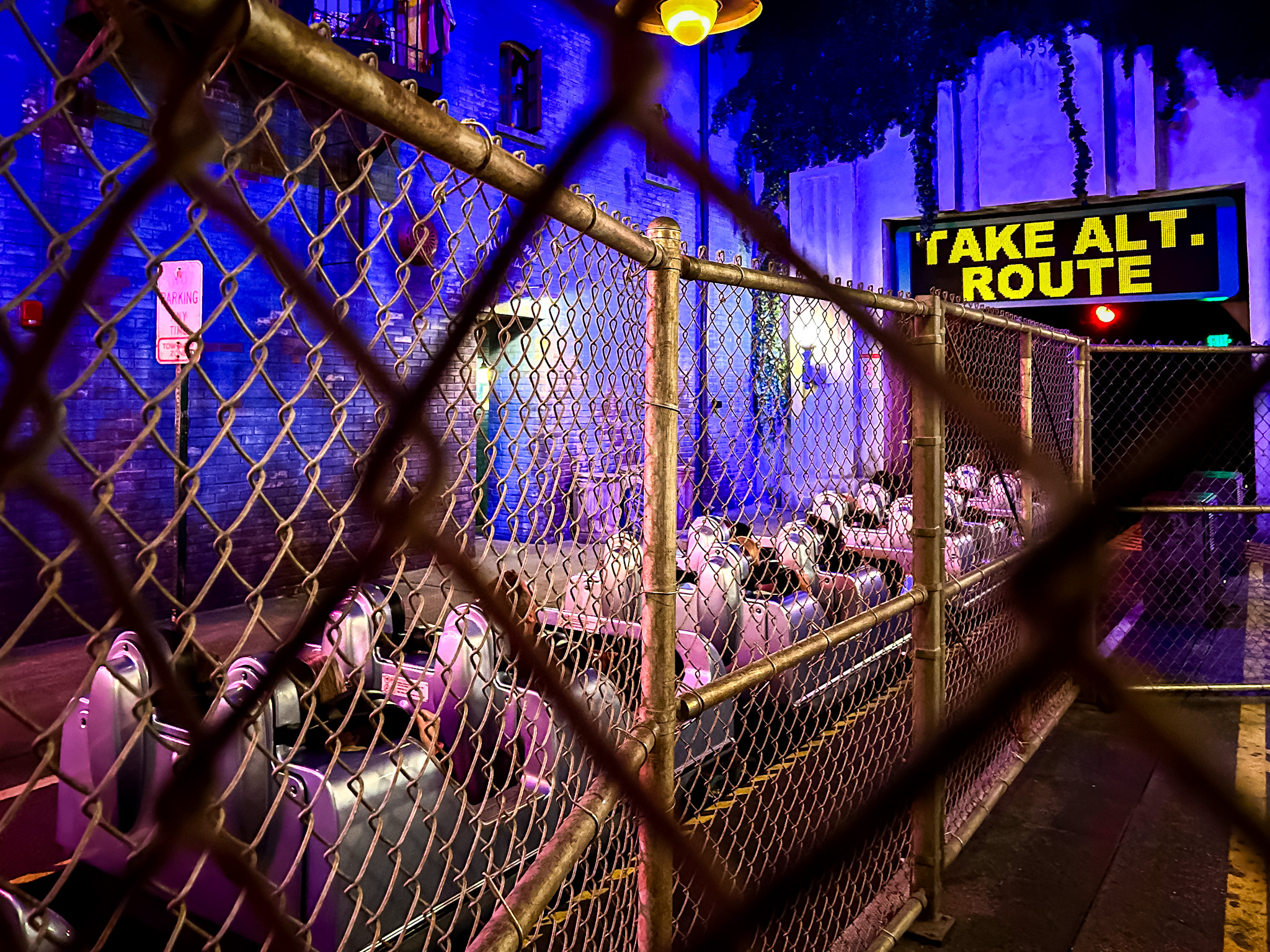 A Rock 'n' Roller Coaster Starring Aerosmith é uma das atrações mais buscadas no parque A Rock 'n' Roller Coaster Starring Aerosmith é uma das atrações mais buscadas no parque
