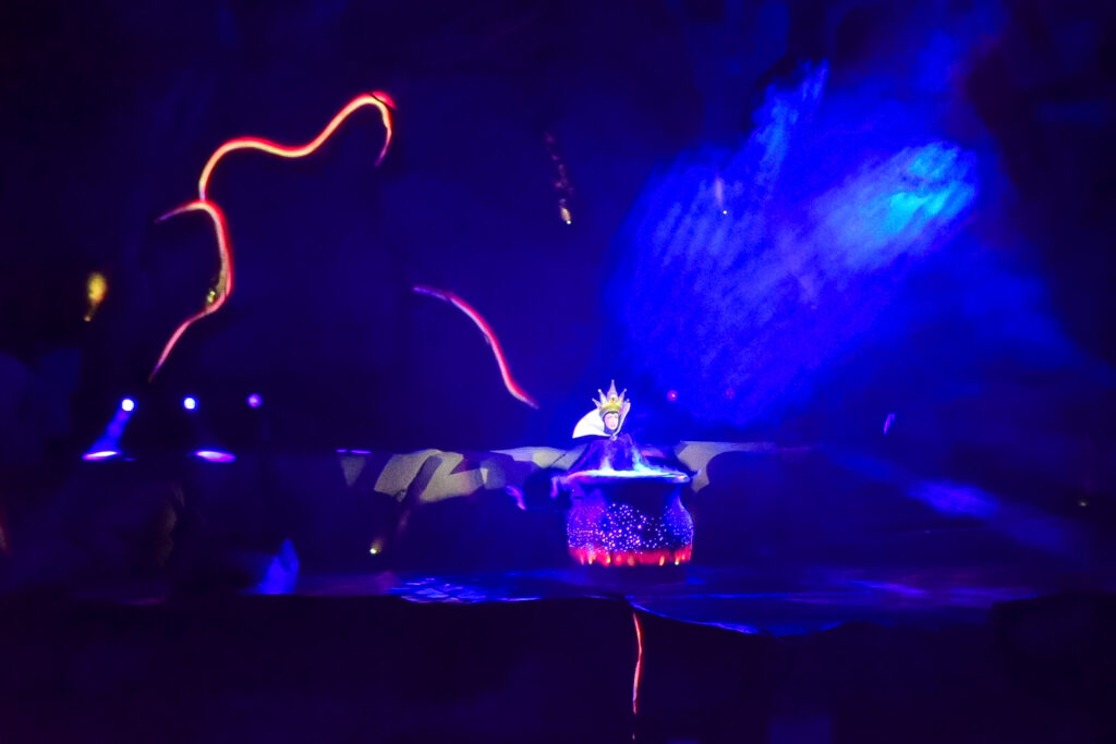 A rainha má da Branca de Neve é a causadora de todo o pesadelo do Mickey