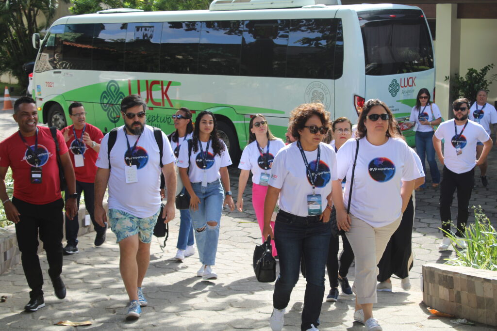 Agentes chegando para o segundo dia de conteúdo do VPExperience