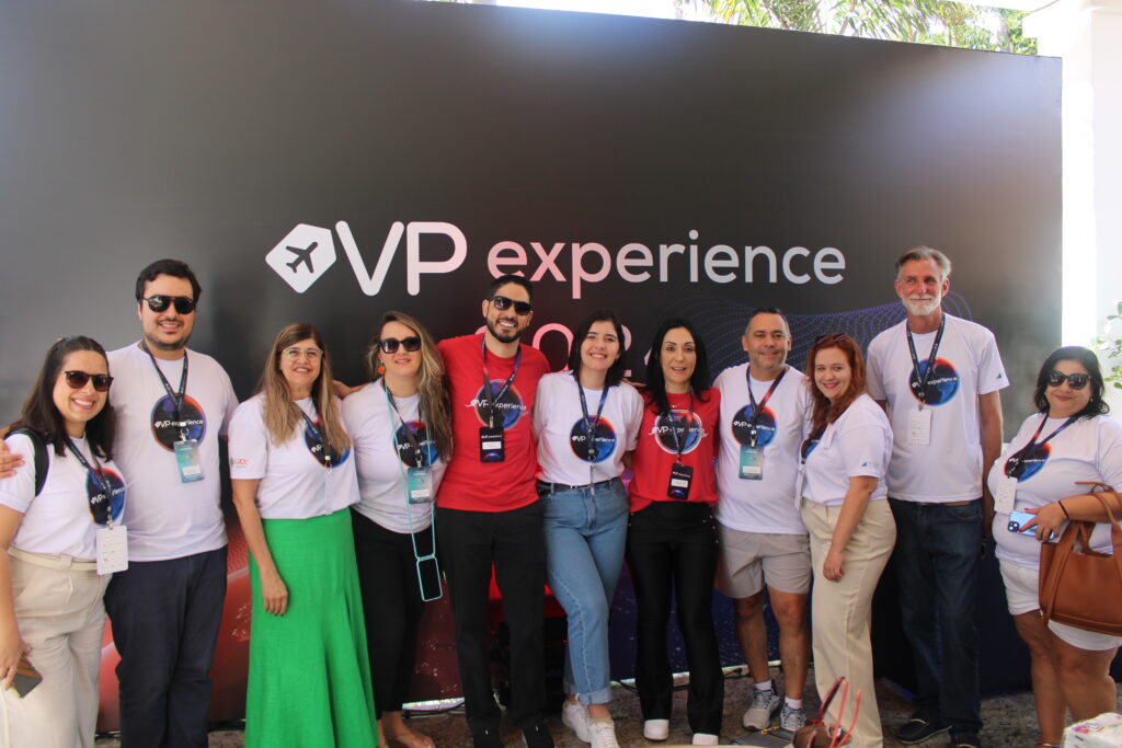 Agentes com a equipe da VP neste segundo dia