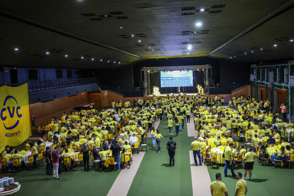 Agentes convidados lotaram o Salão Esmeralda
