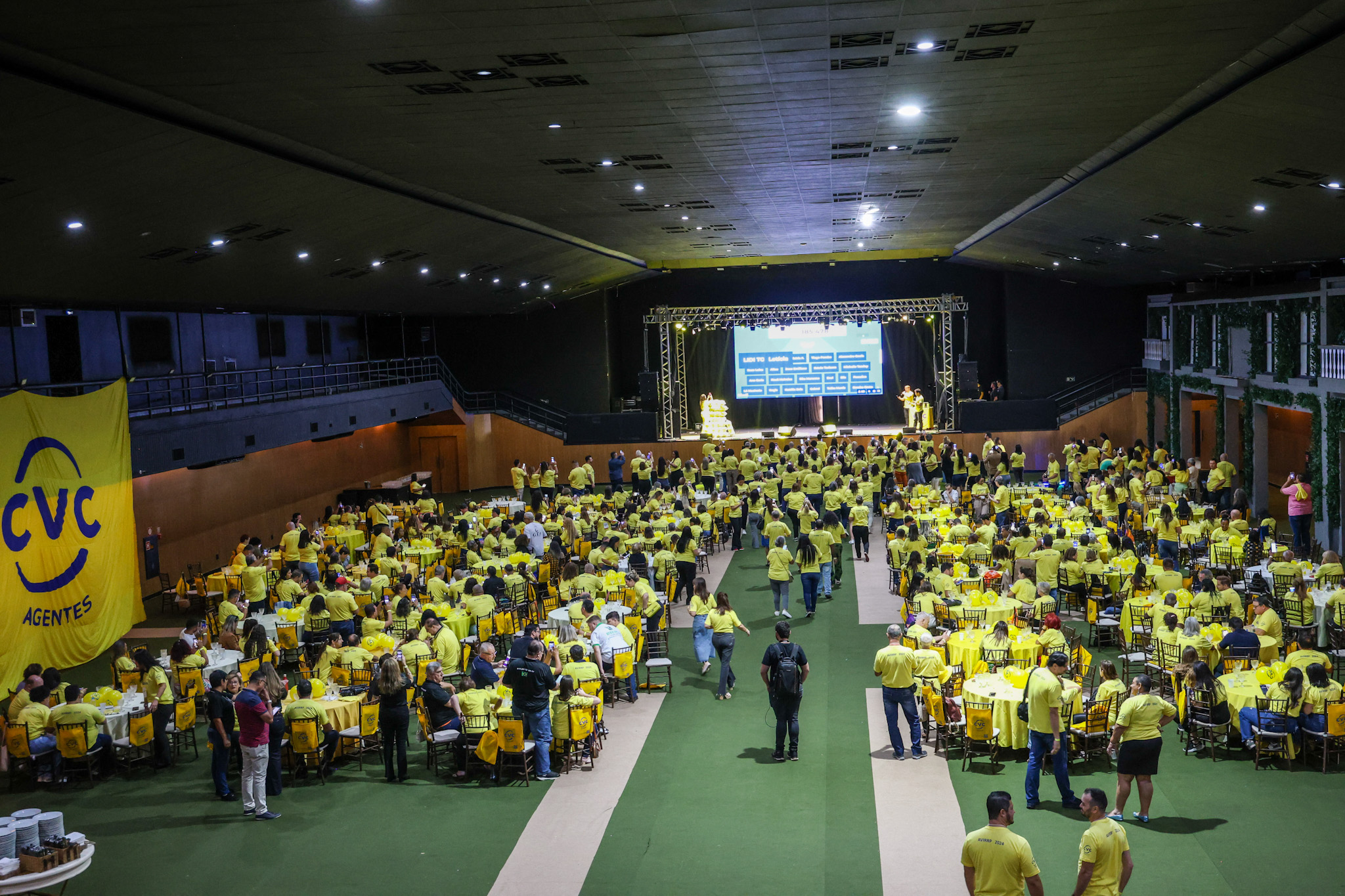 Agentes convidados lotaram o Salão Esmeralda