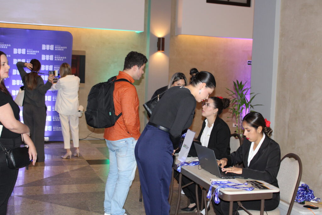 Agentes e operadores no credenciamento Agentes e operadores no credenciamento