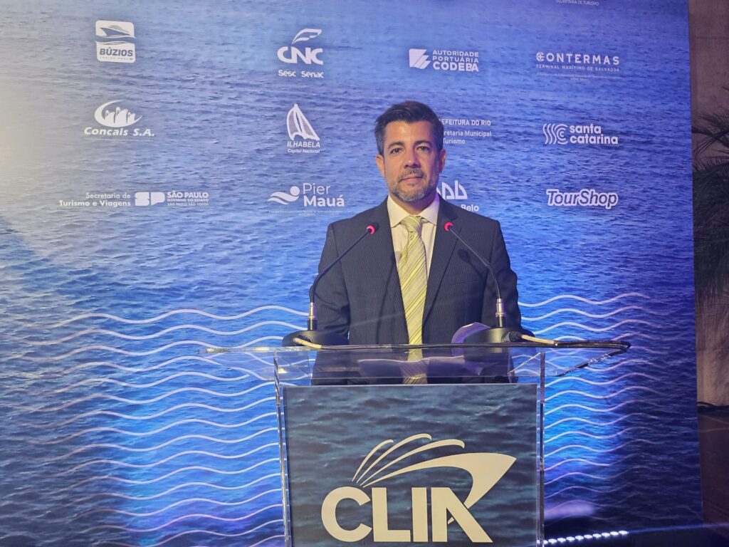 André Coutinho, mestre de cerimônia do 6ºFórum Clia Brasil