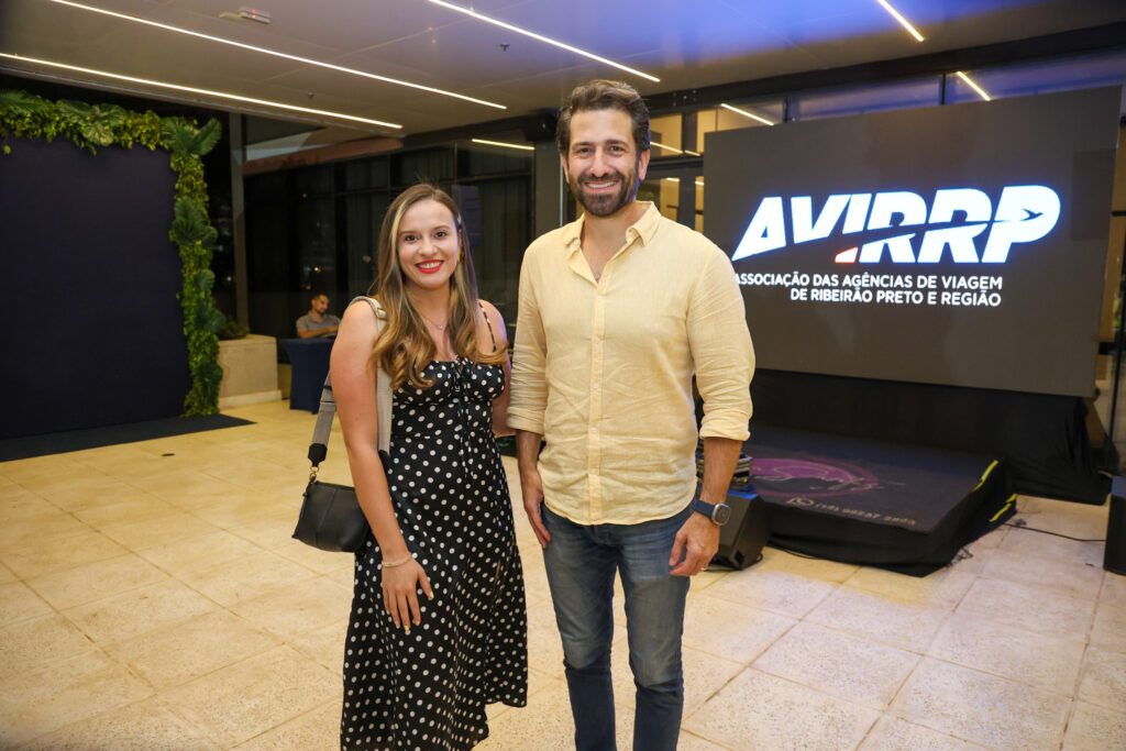 Andressa Lopes, especialista CVC Corp, e Bruno Heleno, da Trend