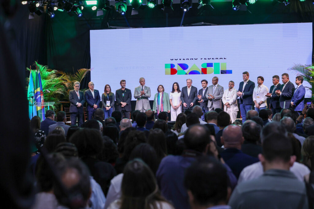 Autoridades defenderam o turismo do Brasil Autoridades defenderam o turismo do Brasil