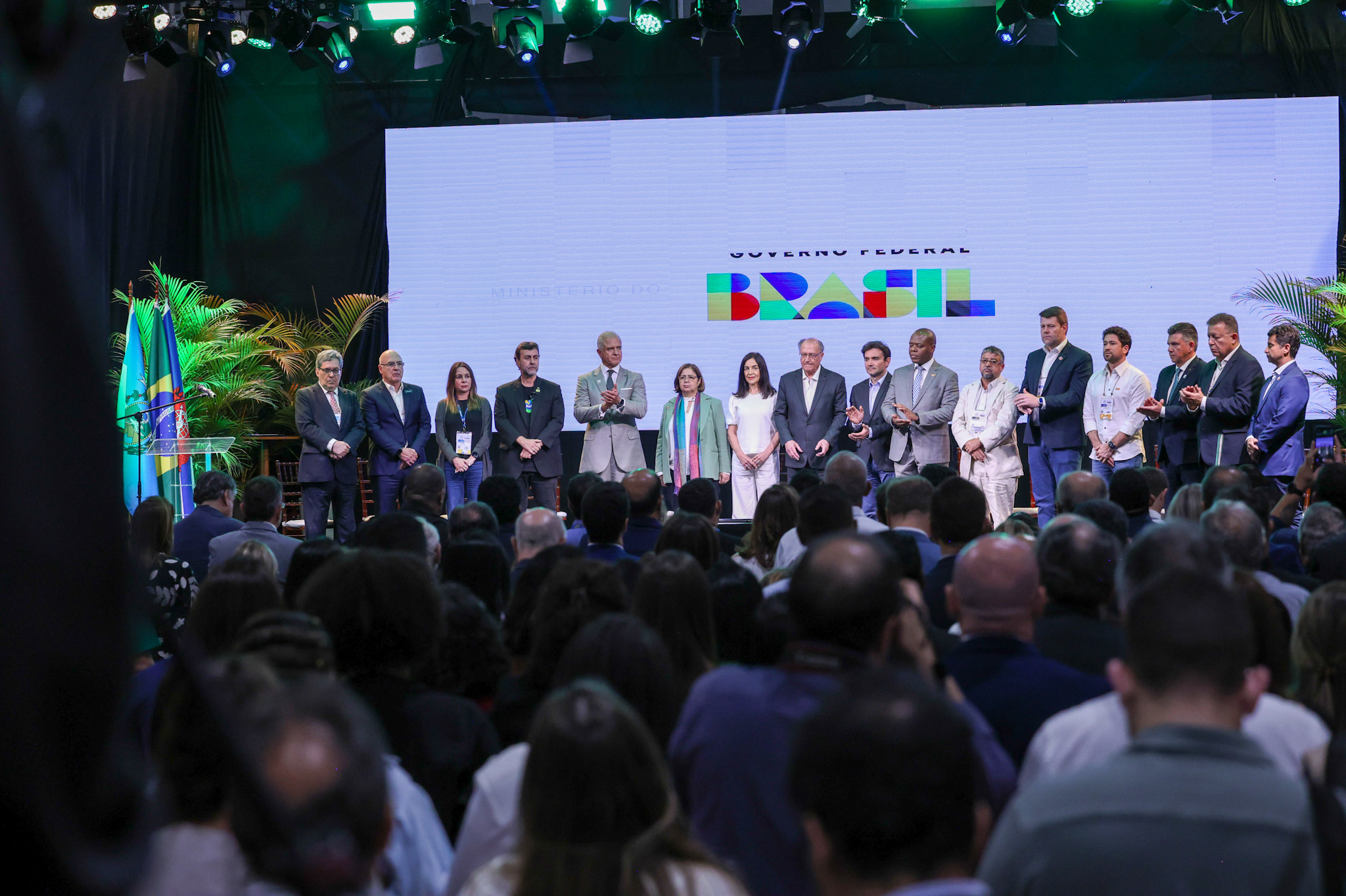 Autoridades defenderam o turismo do Brasil Autoridades defenderam o turismo do Brasil
