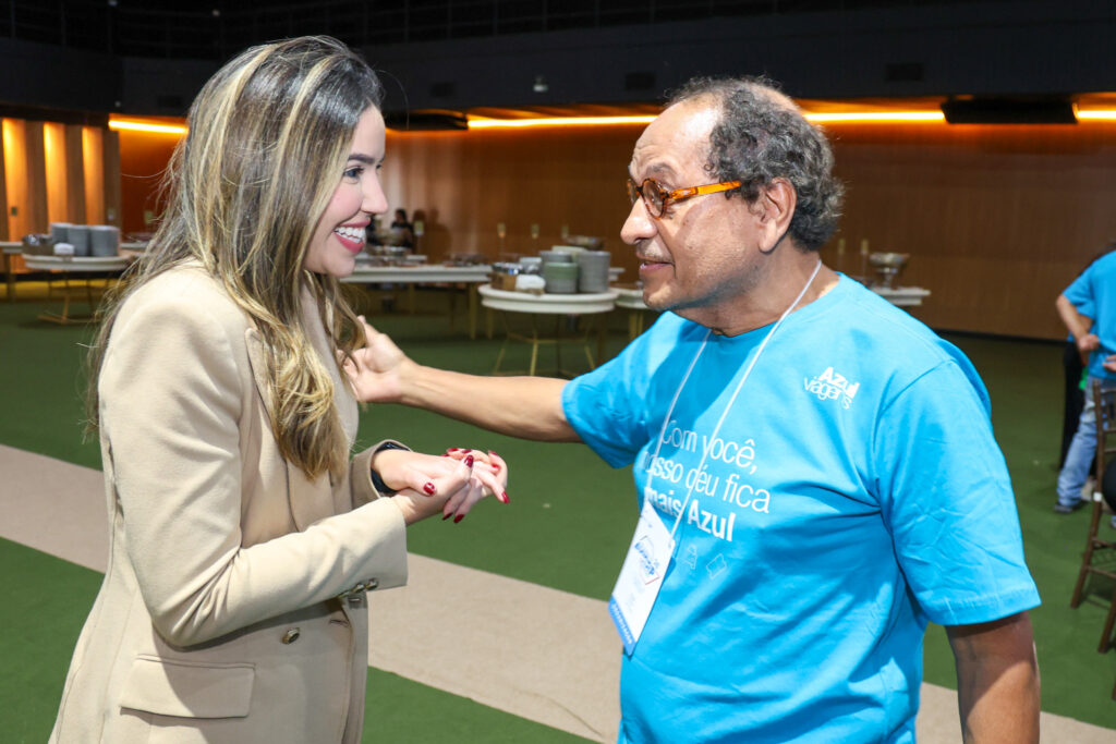Bárbara Braga, secretária de Turismo de Alagoas e César Avero, diretor da Feira da Avirrp 2024