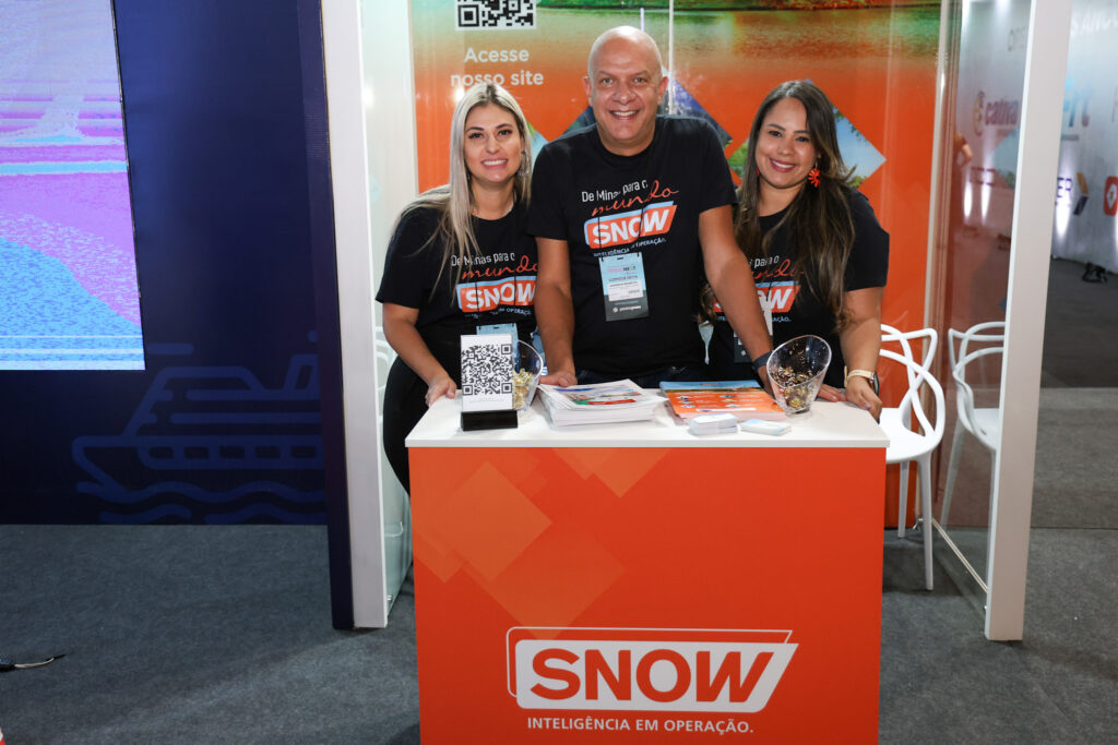 Bárbara Coimbrã, Anderson Benedito e Ágatha Barbosa, do Snow Operadora