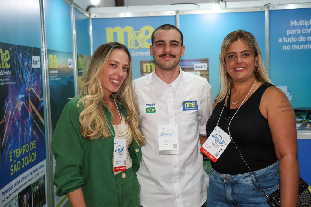 Bruno Renzi, do M&E, entre Priscila Peters e Carol Matos, Mulher Turismo, São Paulo e Ribeirão Preto