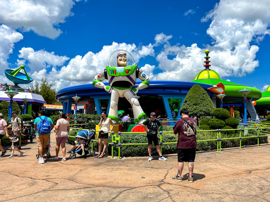 Buzz Lightyear na área de Toy Story