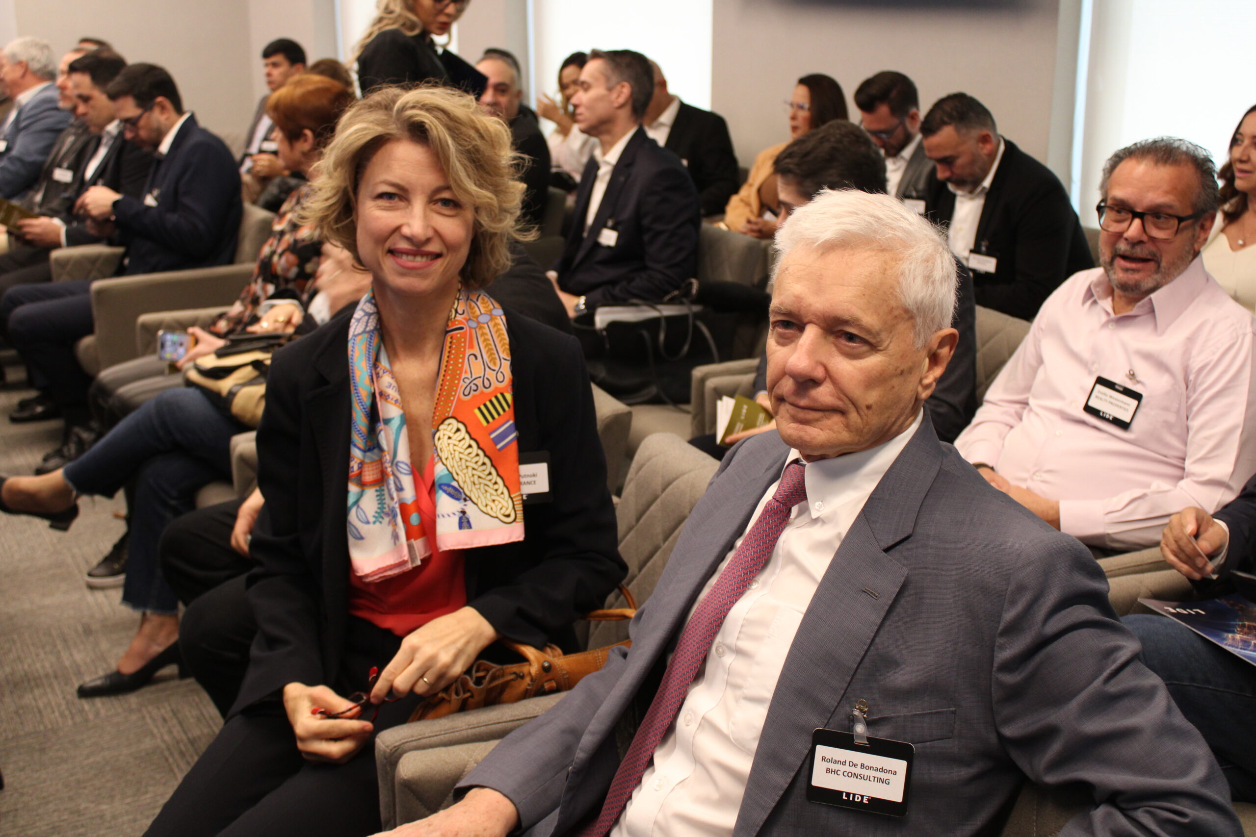 Caroline Putnoki, da Atout France e Roland de Bonadona, da BHC Consulting Caroline Putnoki, da Atout France e Roland de Bonadona, da BHC Consulting