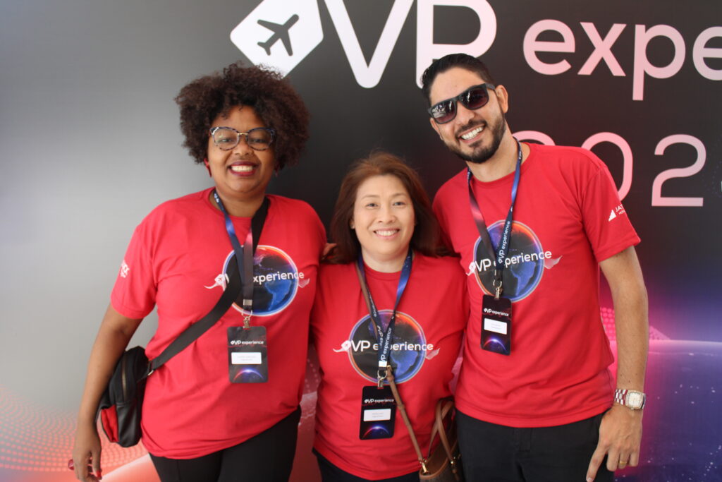 Claudia Gonçalves, Renata Kubo e Elcio Cattin, da VP