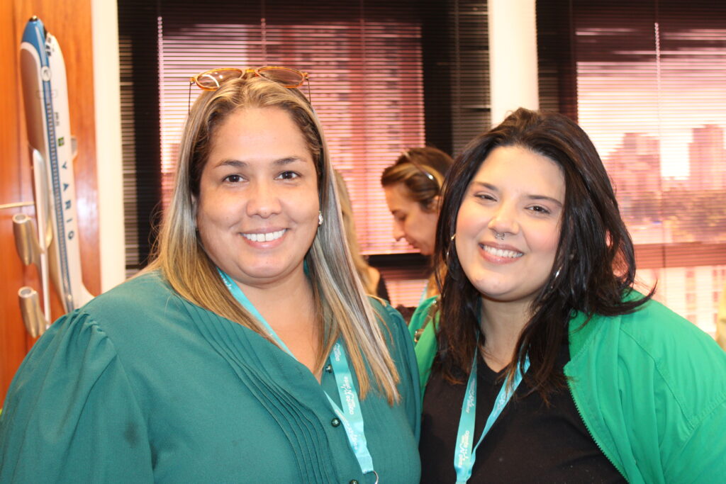 Debora Guatura, da May Travel e Julia Fernandes, da HugoTravel