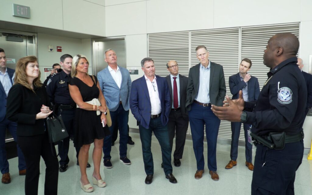 Com grandes eventos à vista, US Travel corre para melhorar processo de viagens nos EUA 1 EUA Com grandes eventos à vista, US Travel corre para melhorar processo de viagens nos EUA