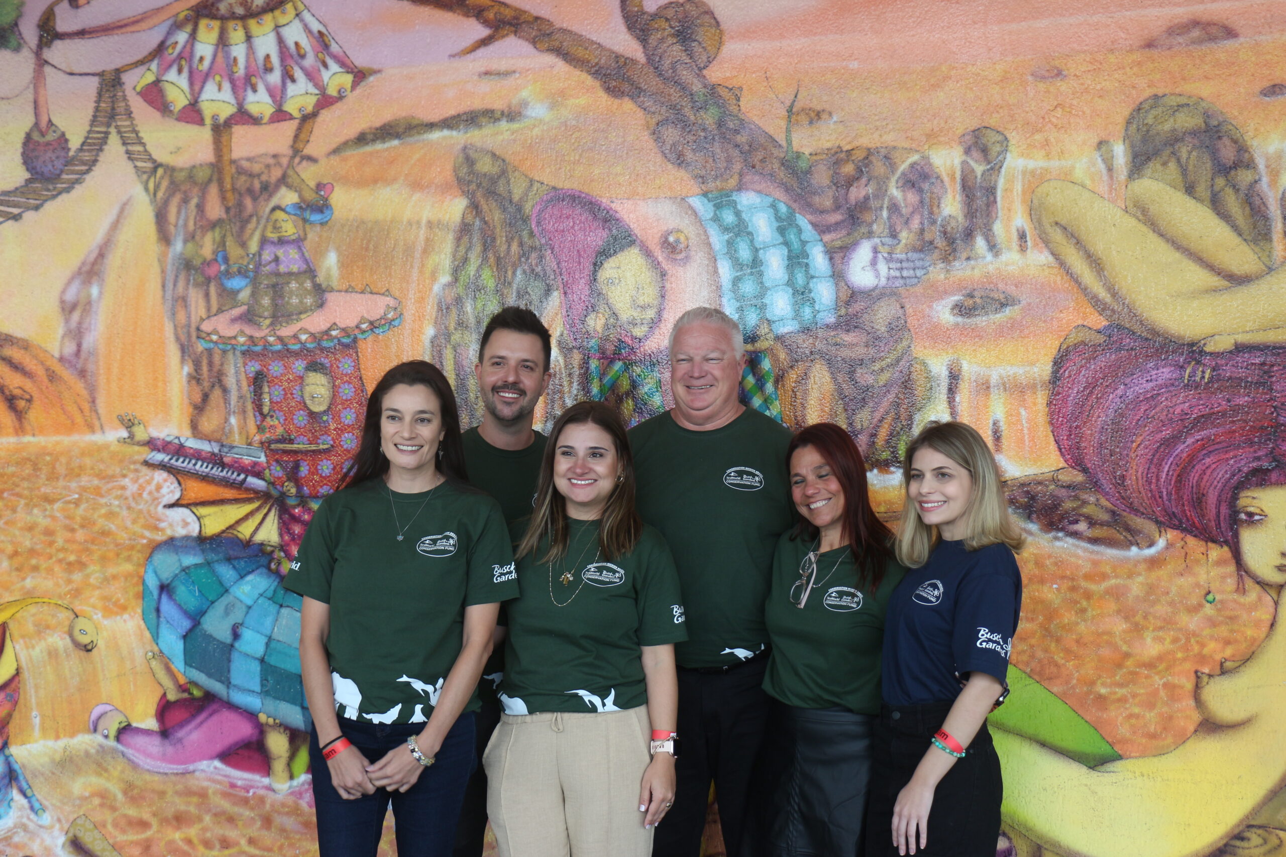 SeaWorld promove evento focado em preservação ambiental em São Paulo; veja fotos 1 Equipe SeaWorld com Robert Yordi scaled SeaWorld promove evento focado em preservação ambiental em São Paulo; veja fotos