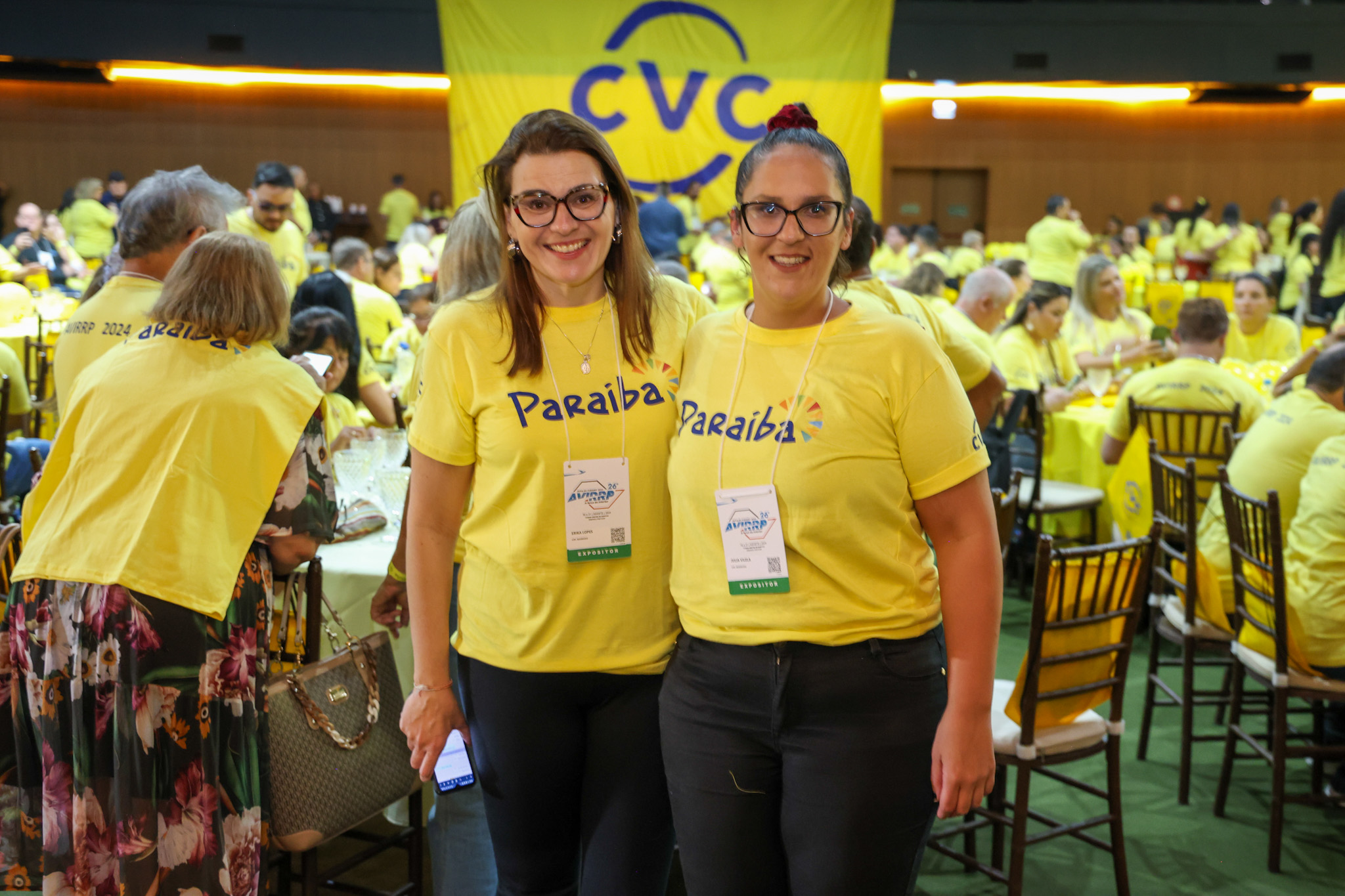 Erika Lopes e Letícia Amaral, da CVC Agentes