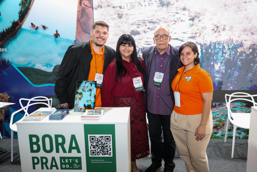 Expositores da Goiás Turismo