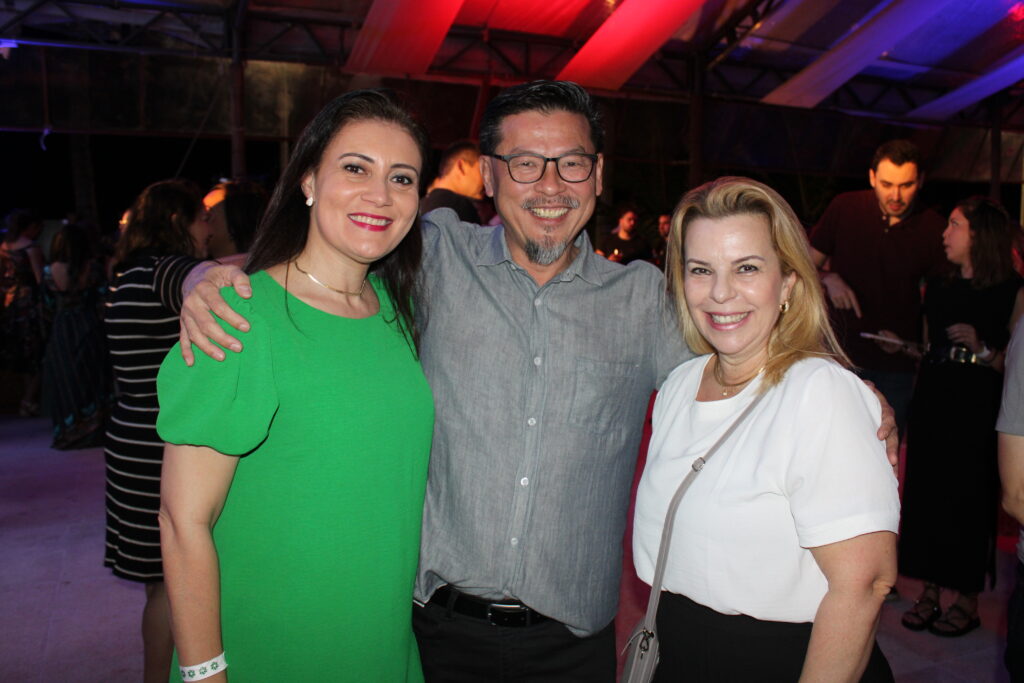 Fabiana Leite, da Unique Travel, Valter Onishi, da VP e Elisabete Costa, da BeFly Travel