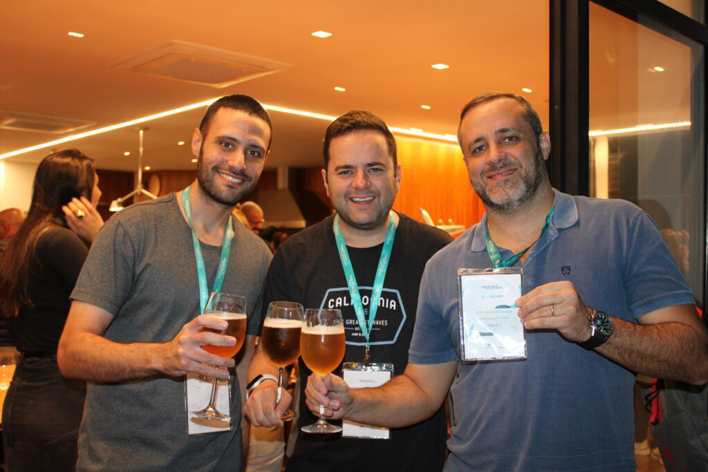 Fabiano de Oliveira, da Barsotti Viagens, Diego Garcia, da Libertrips e Luiz, da Mimitur Viagens