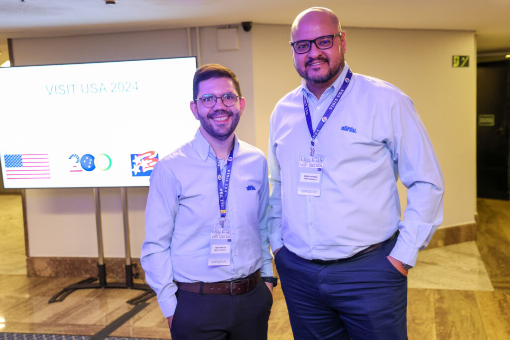 Fábio Santos e Denis Espinoza, da Abreu