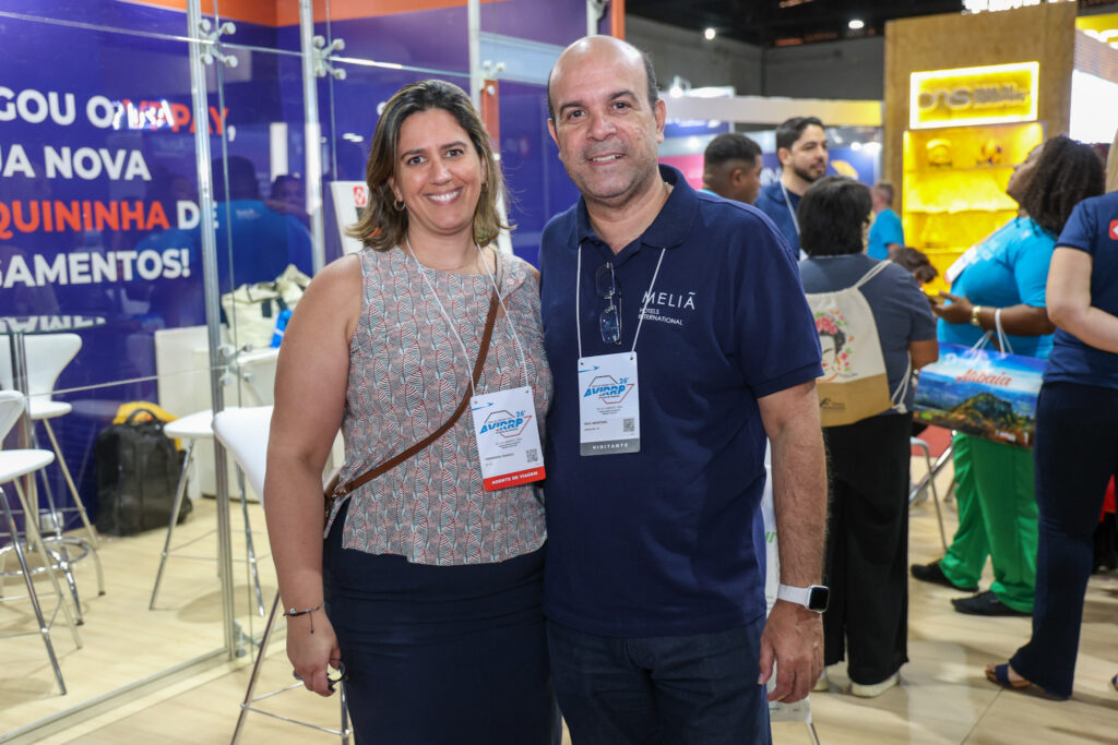 Fernanda Franco, da Win Travel e Raul Monteiro, do Meliã