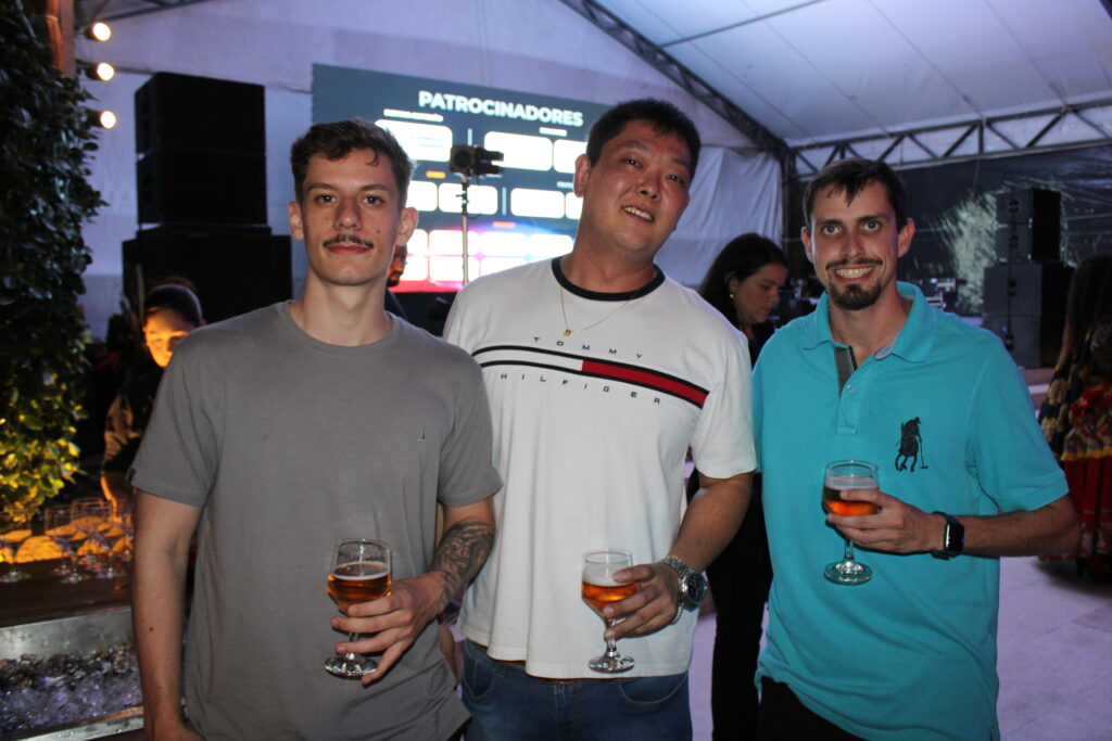 Gustavo Badona, da 4seasons, Luciano Umada, da Infinity Travel Brasilia e Bruno Vasconcelos, da Smart Tours