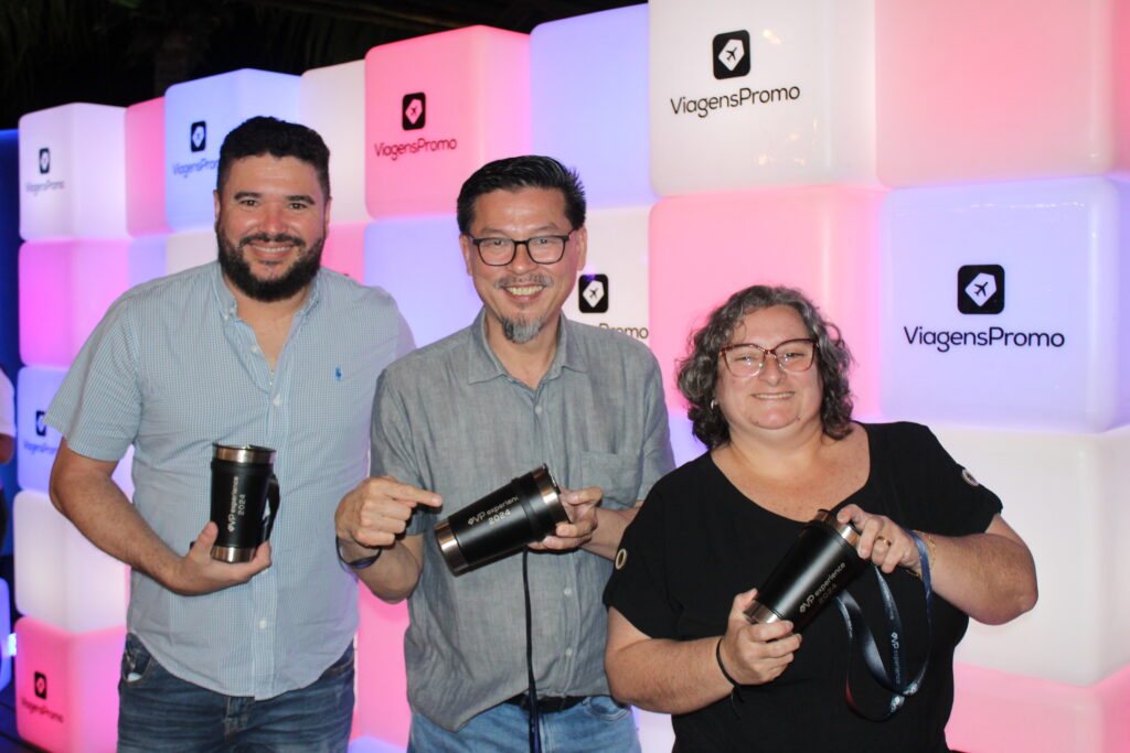 Gustavo Magalhaes da Clube Turismo, Valter Onishi, da VP e Andrea Golo, da AG Viagens