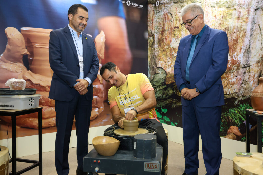 Hercy Filho, secretário do Turismo de Tocantins e Wanderlei Barbosa, governador do estado de Tocantins Hercy Filho, secretário do Turismo de Tocantins e Wanderlei Barbosa, governador do estado de Tocantins