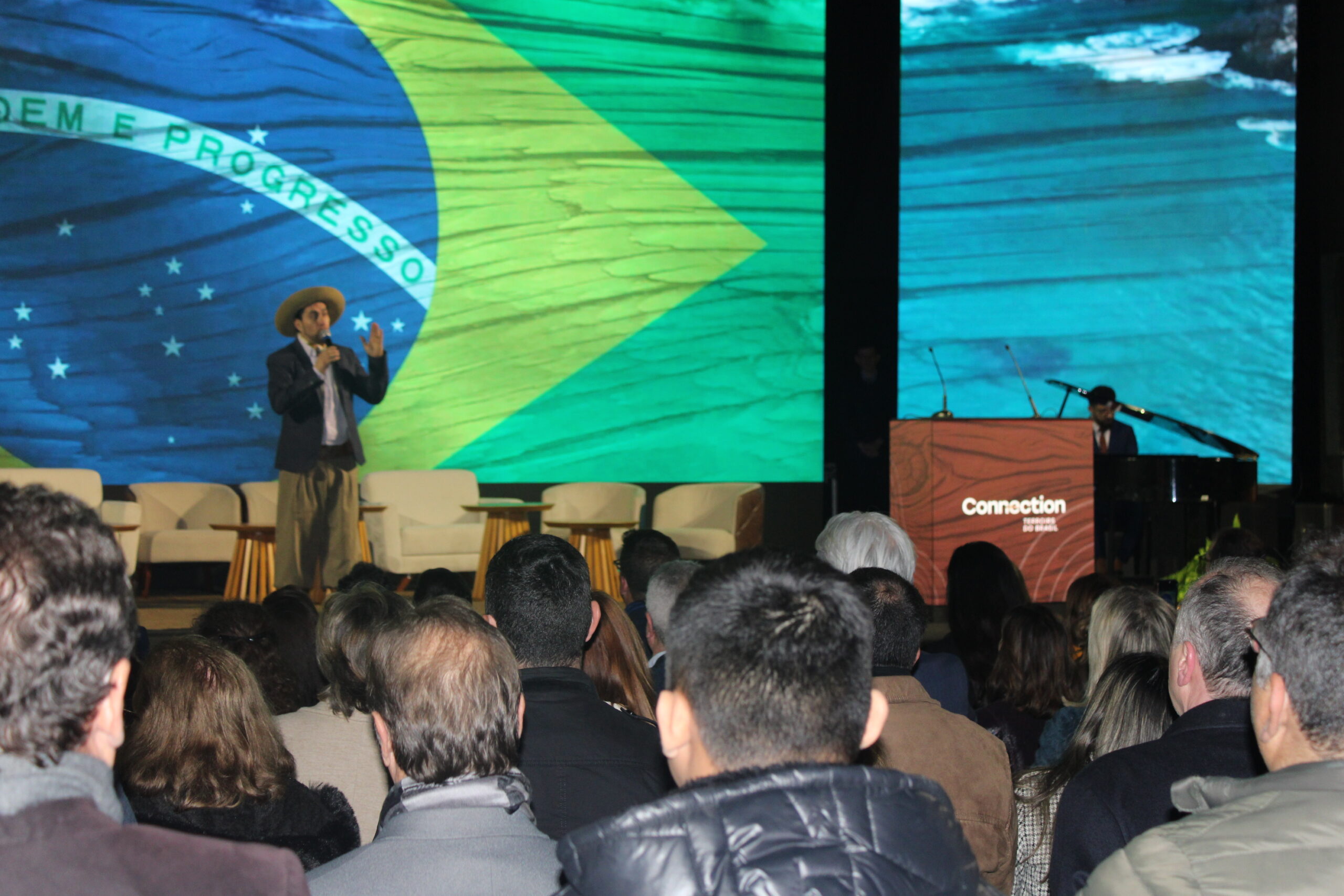 Hino Nacional na abertura do evento Hino Nacional na abertura do evento
