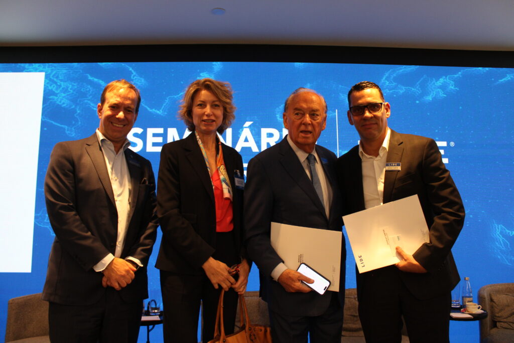 Adrian Ursilli, da MSC, Caroline Putnoki, da Atout France, Marcos Arbaitman, do LIDE e Siderley Santos, da Abracorp
