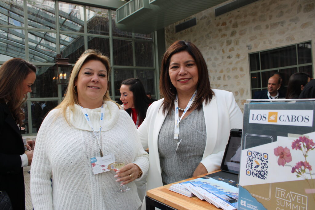 Tatiana Stecconi, da Rotta Viagens e Turismo, e Diana Pomar, de Los Cabos Tatiana Stecconi, da Rotta Viagens e Turismo, e Diana Pomar, de Los Cabos