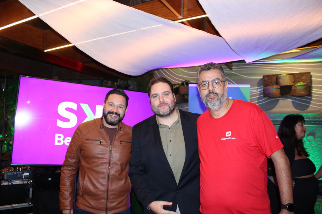 Roberto Martins, coordenador de produto aéreo da CVC, Jean Mello, de produto aéreo da Smiles Viagens, e Kleber Moreira, produtos aéreos da Viagens Promo