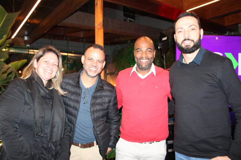 Michele Carara, analista de produtos da Diversa Turismo, Marcelo Lopes, produtos America do Sul e Caribe da Cativa Operadora, Julival Santos, gerente aéreo da Orinter, e Diego Santos, supervisor aéreo da Orinter