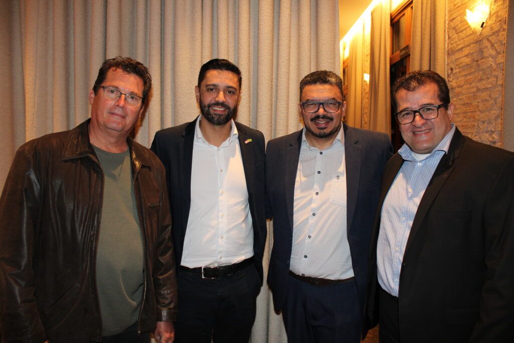 Roberto Araujo, da EHTL, Nathan Correa, da HotelDO, Gustavo Nappo, da EHTL