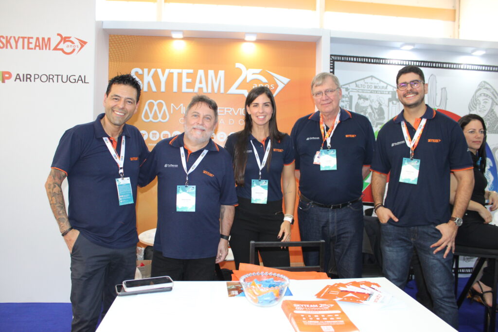 Equipe da Skyteam, durante Festur Alagoas 