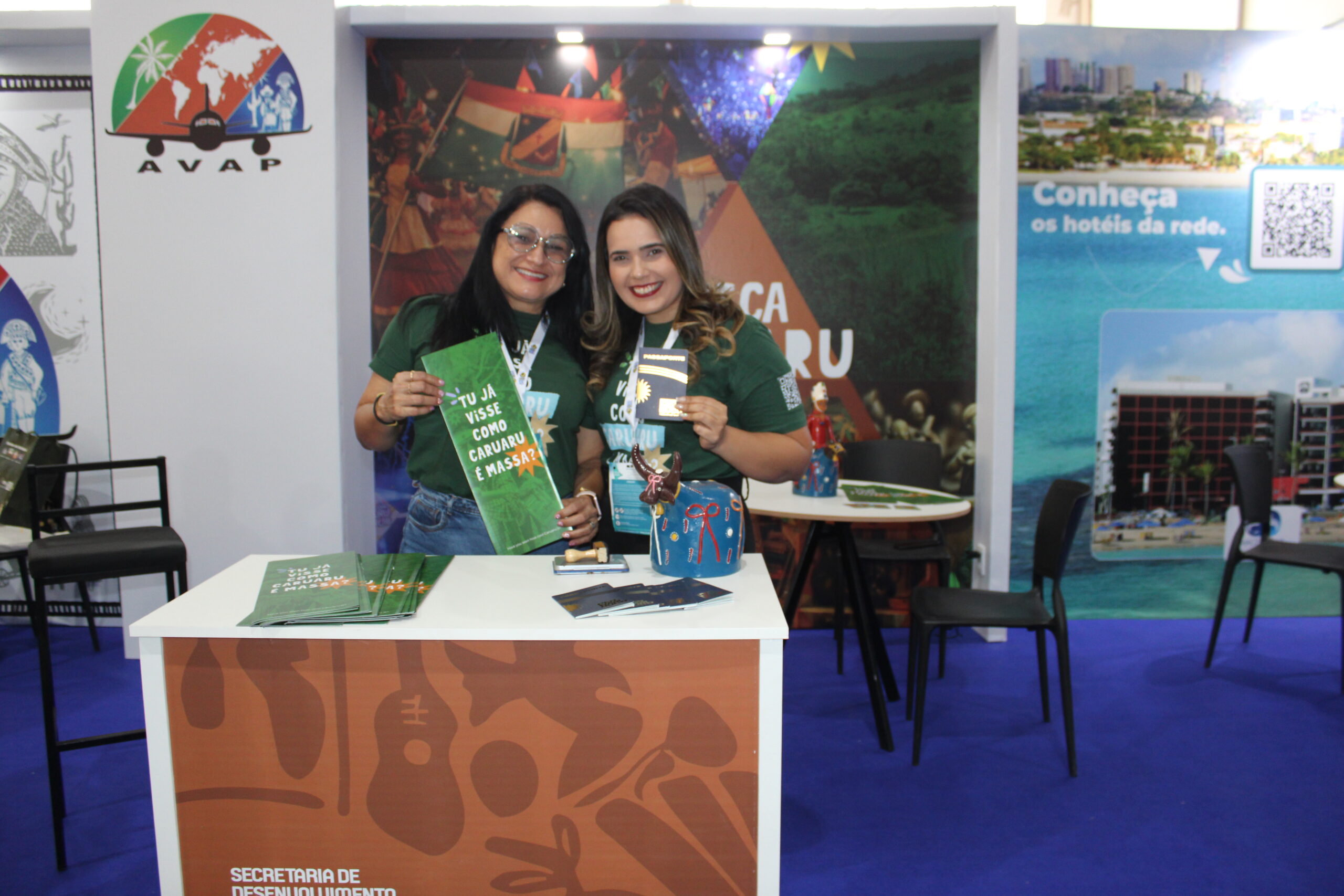 Maria Betânia e Erika Luana, da Prefeitura de Caruaru