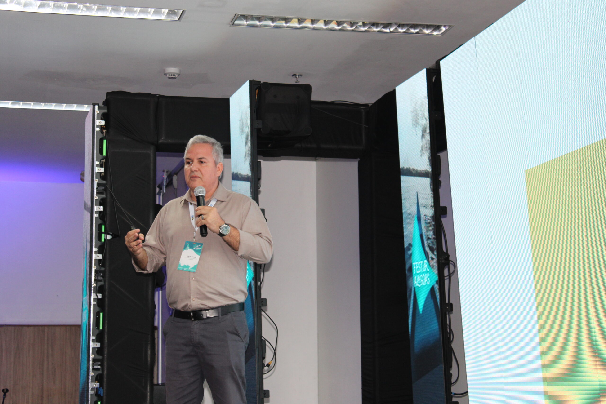 Primeira palestra do dia foi de Marcello Neves, da Seguradora GTA Primeira palestra do dia foi de Marcello Neves, da Seguradora GTA