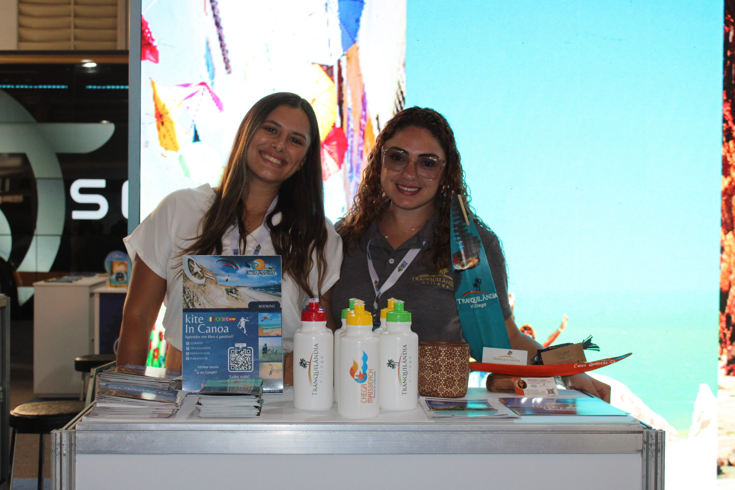 Leidiane Costa, da Foco Operadora, e Gabriela Crippa, da Tranquilandia Village Leidiane Costa, da Foco Operadora, e Gabriela Crippa, da Tranquilandia Village