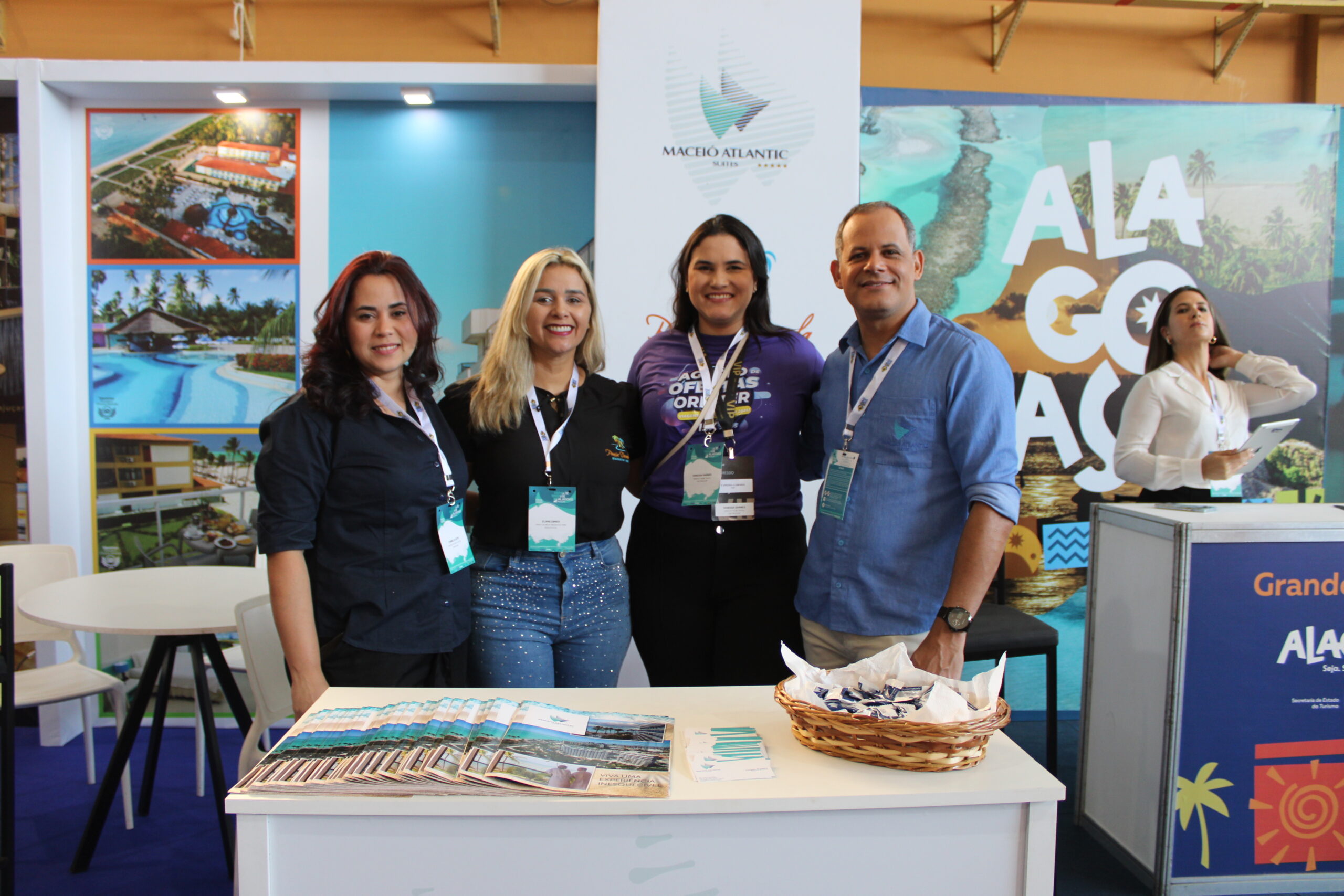 Camilla Leite, do Maceió Atlantic Suítes, Elane Ebner, da Praia Dourada Maragogi Park, Vanessa Garmes, da Orinter, e Ironaldo Monteiro, do Atlantic Suités Camilla Leite, do Maceió Atlantic Suítes, Elane Ebner, da Praia Dourada Maragogi Park, Vanessa Garmes, da Orinter, e Ironaldo Monteiro, do Atlantic Suités