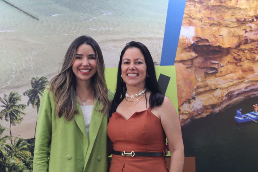 Secretária de Turismo do Alagoas, Barbara Braga, e Shirley, da Festur Alagoas