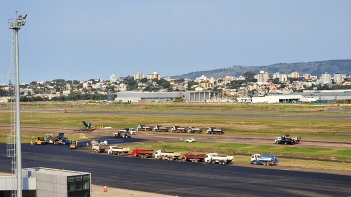 EXCLUSIVO: “Não é possível calcular ainda os danos financeiros para 2024”, diz Fraport sobre o Aeroporto de Porto Alegre EXCLUSIVO: “Não é possível calcular ainda os danos financeiros para 2024”, diz Fraport sobre o Aeroporto de Porto Alegre