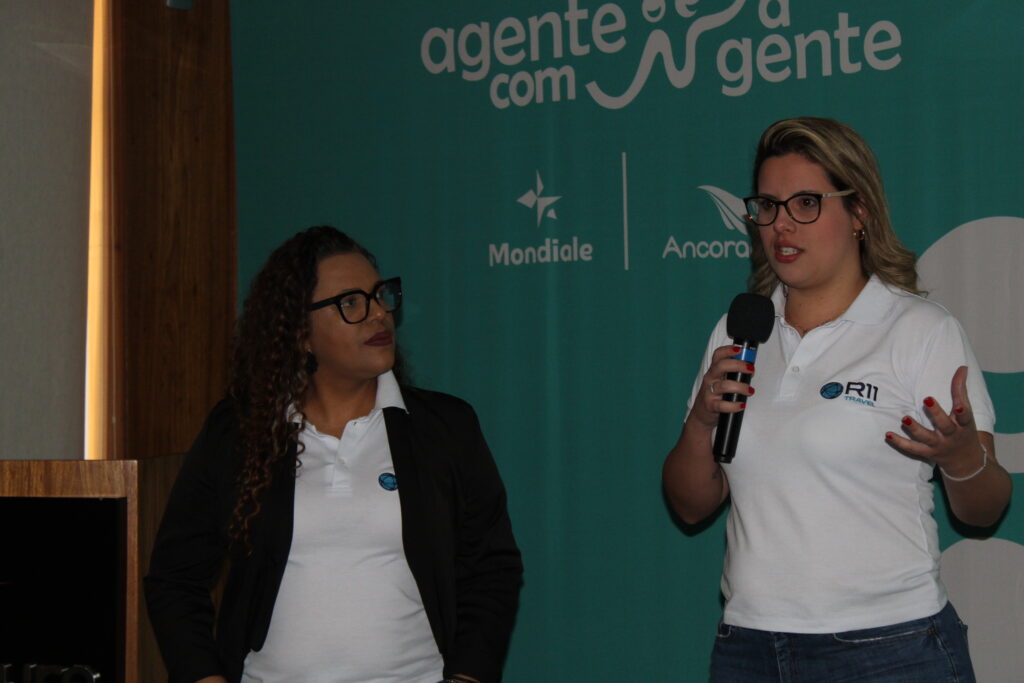 Adriana Almeida e Carolina Sovenhi, da R11 Travel