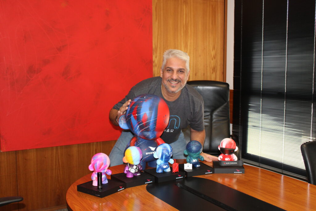 Marcelo Rolim com os Toys Art